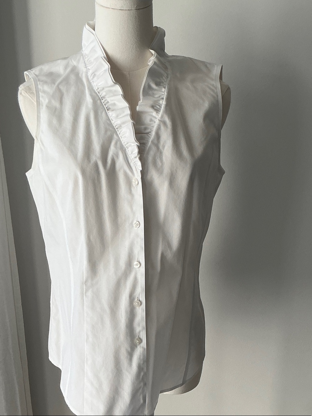 Brooks Brothers White Sleeveless Ruffle Collar Button-Down Top